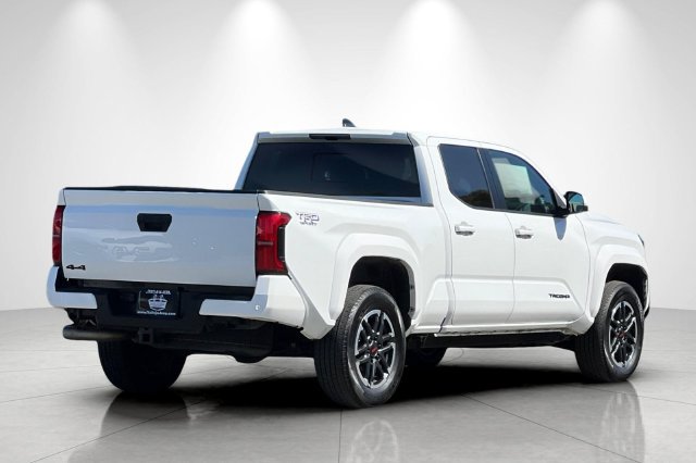 Used 2024 Toyota Tacoma TRD Sport w/ TRD Sport Upgrade Package AWD/4WD image 4