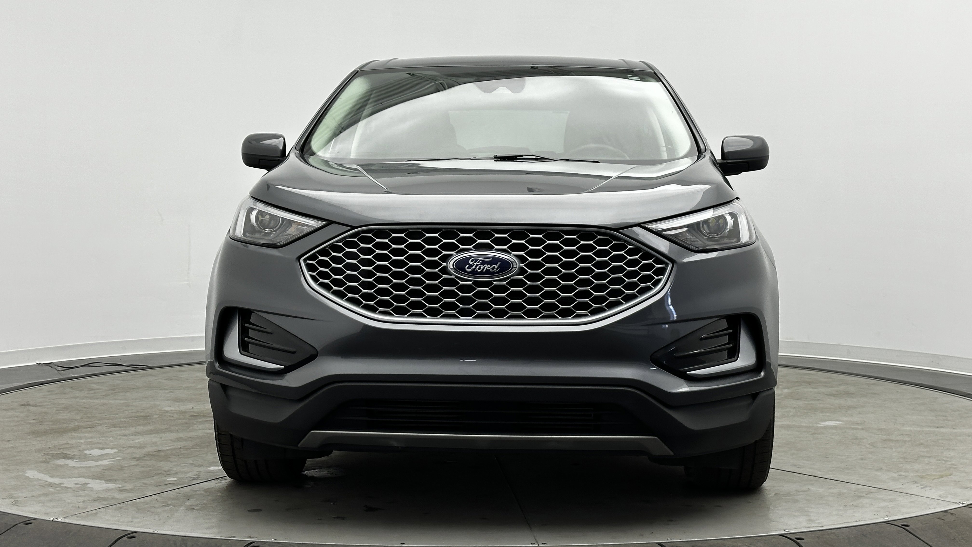 Used 2024 Ford Edge SEL AWD/4WD image 2