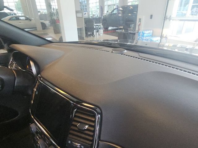 Used 2021 Jeep Grand Cherokee Laredo X AWD/4WD image 15