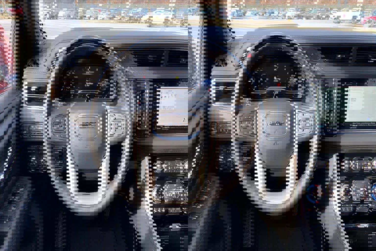 Used 2024 GMC Yukon XL Denali w/ Advanced Technology Package image 5