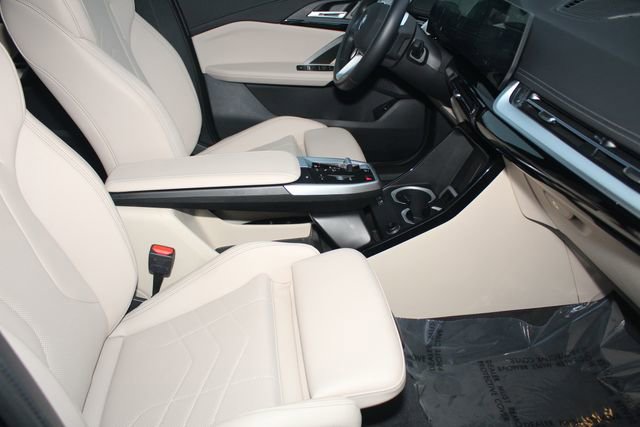 Used 2025 BMW X1 xDrive28i w/ Convenience Package image 25