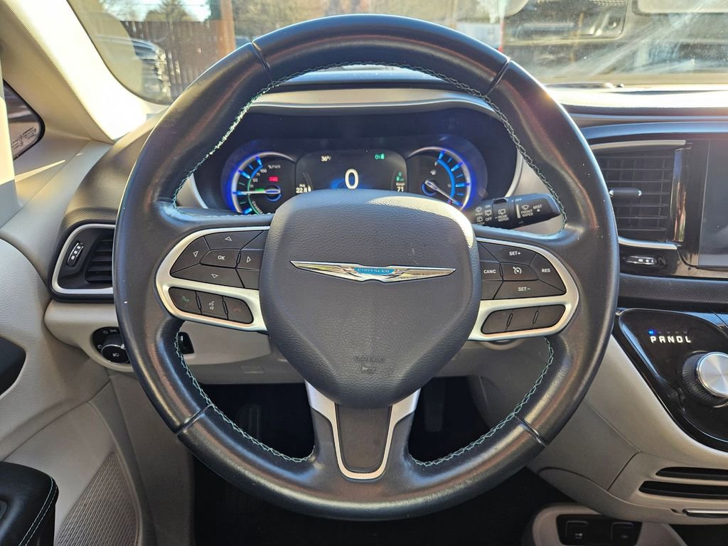 Certified 2018 Chrysler Pacifica Touring-L image 23