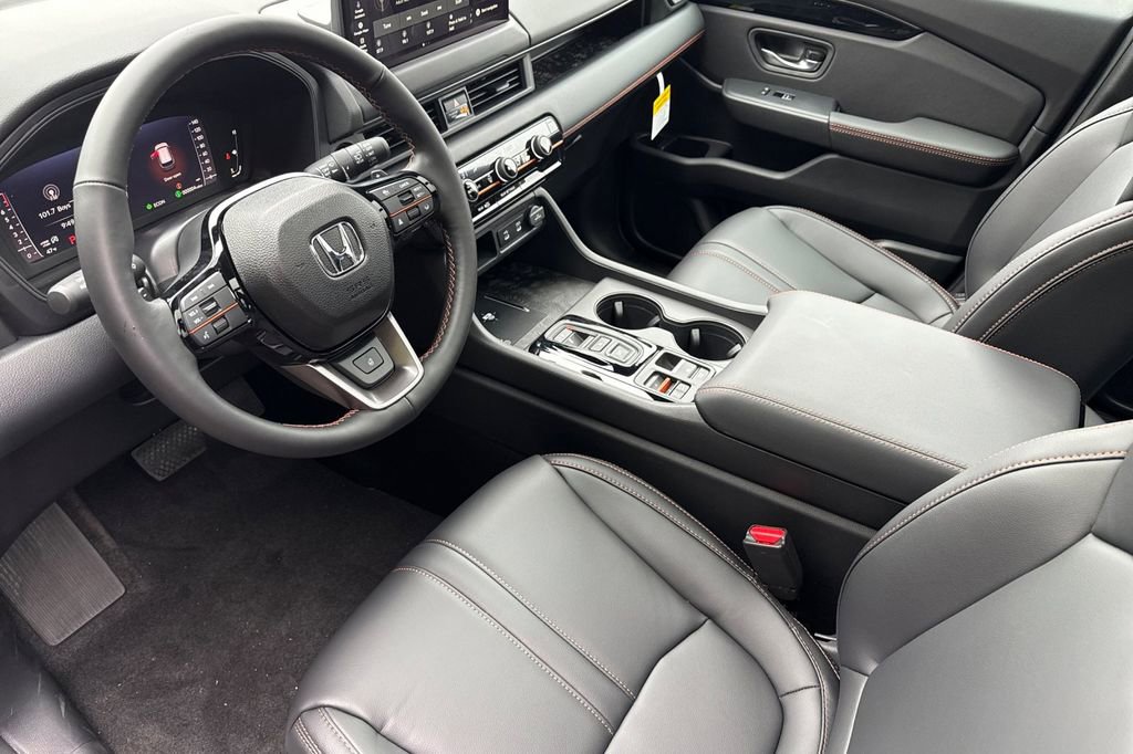 New 2026 Honda Pilot TrailSport image 3