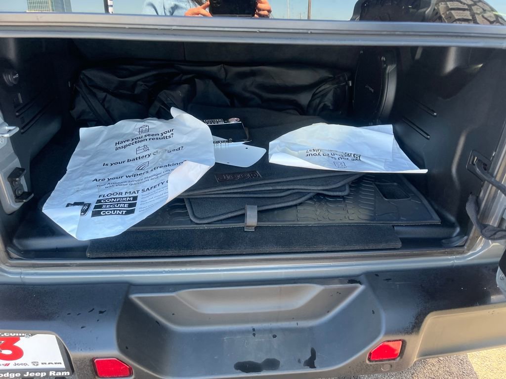 Used 2020 Jeep Wrangler Unlimited Sahara image 71