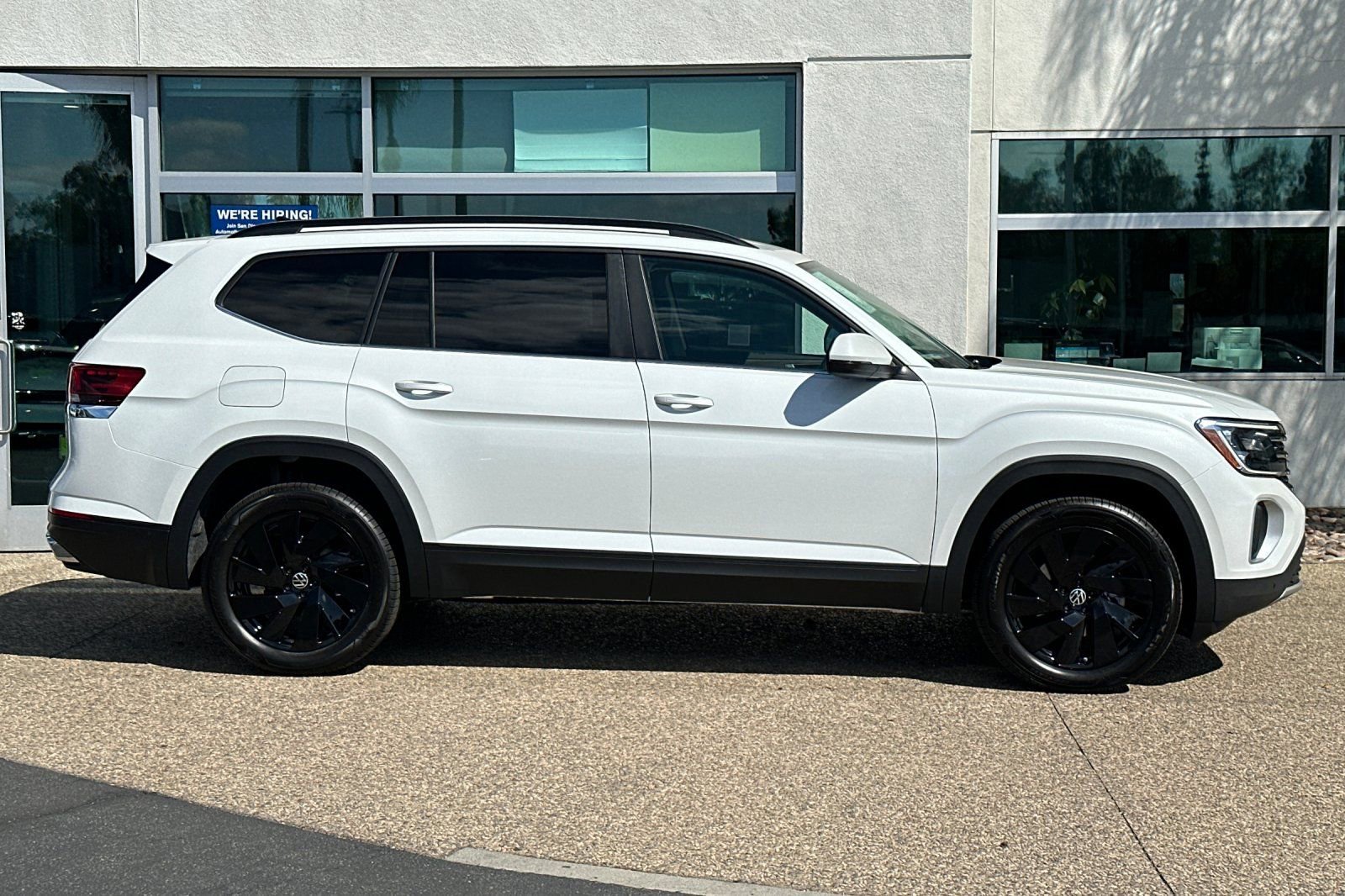 New 2026 Volkswagen Atlas SE image 3