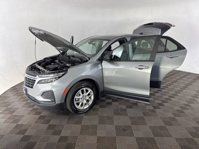 Used 2023 Chevrolet Equinox LS w/ LS Convenience Package FWD image 12