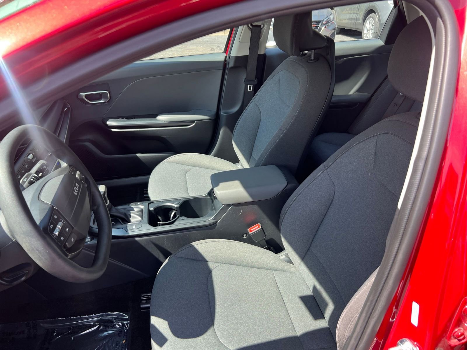 Used 2025 Kia K4 FWD image 22