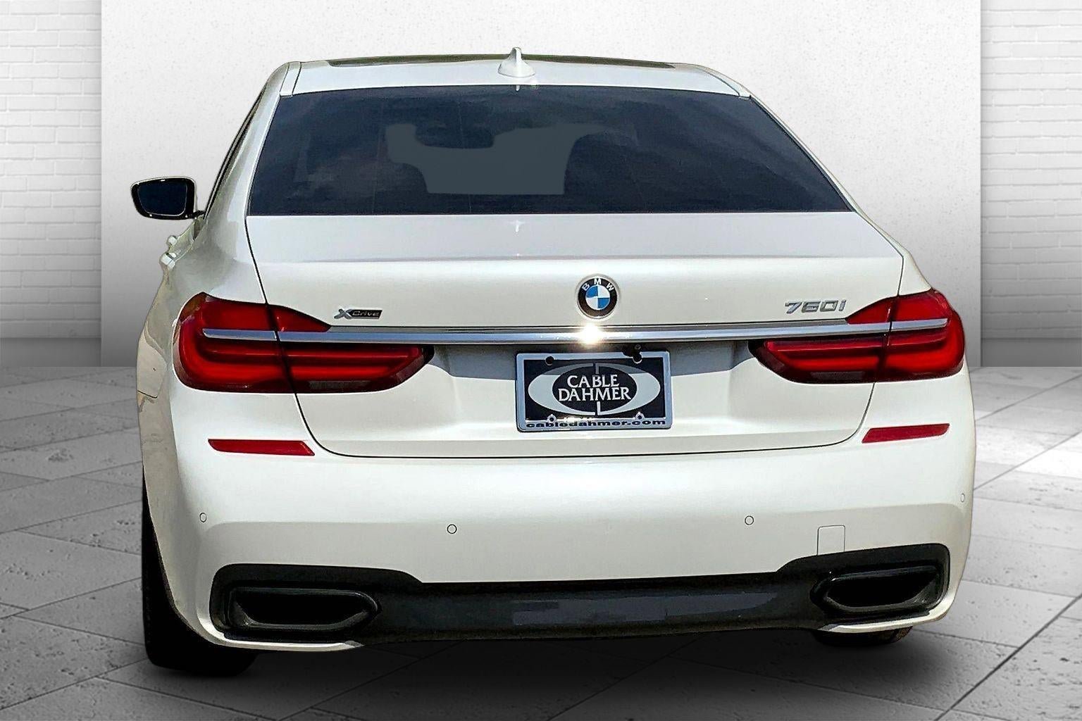 Used 2019 BMW 750i xDrive w/ Executive Package AWD/4WD image 3