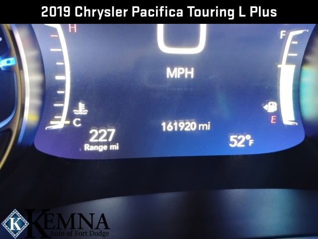 Used 2019 Chrysler Pacifica Touring-L Plus image 18