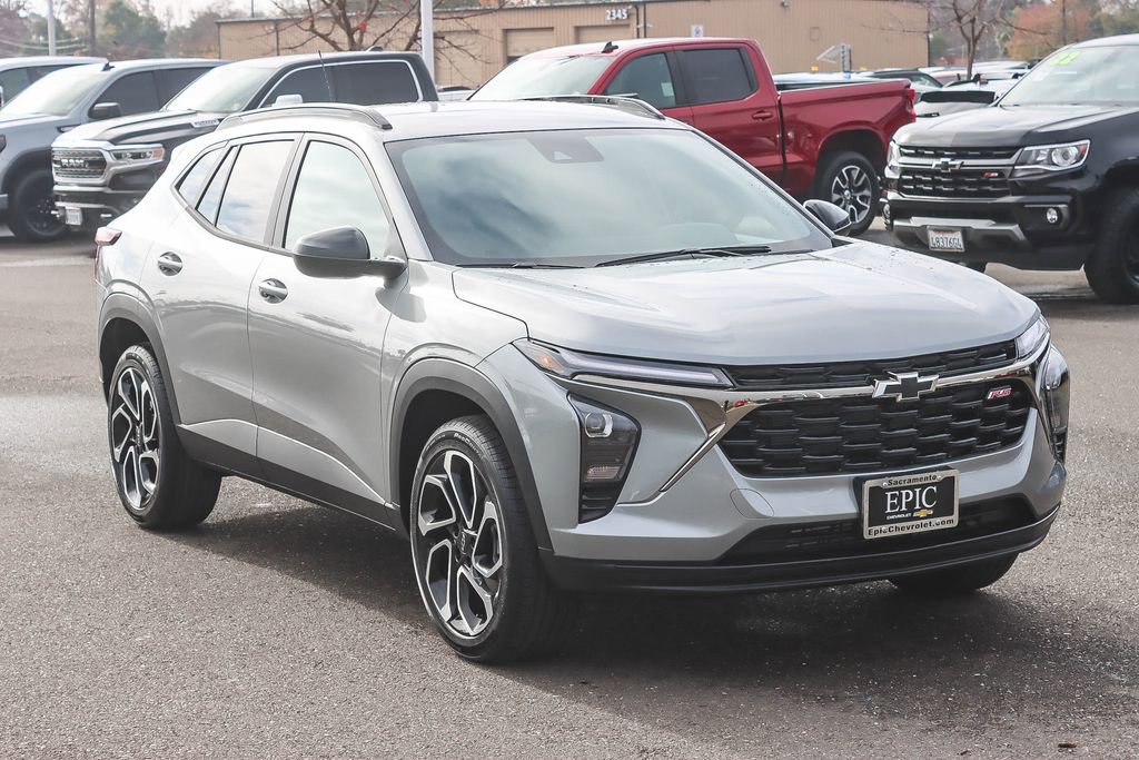 New 2026 Chevrolet Trax RS w/ Sunroof Package image 5