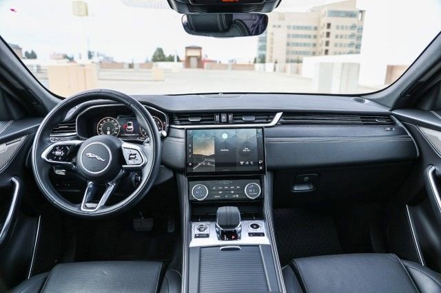 Used 2024 Jaguar F-PACE R-Dynamic S image 13