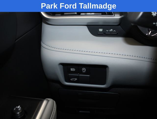 Used 2025 Toyota Highlander LE image 18