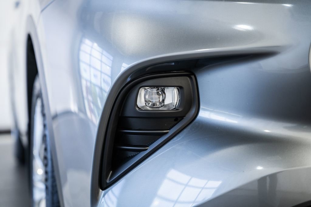 New 2026 Toyota Highlander Platinum image 14