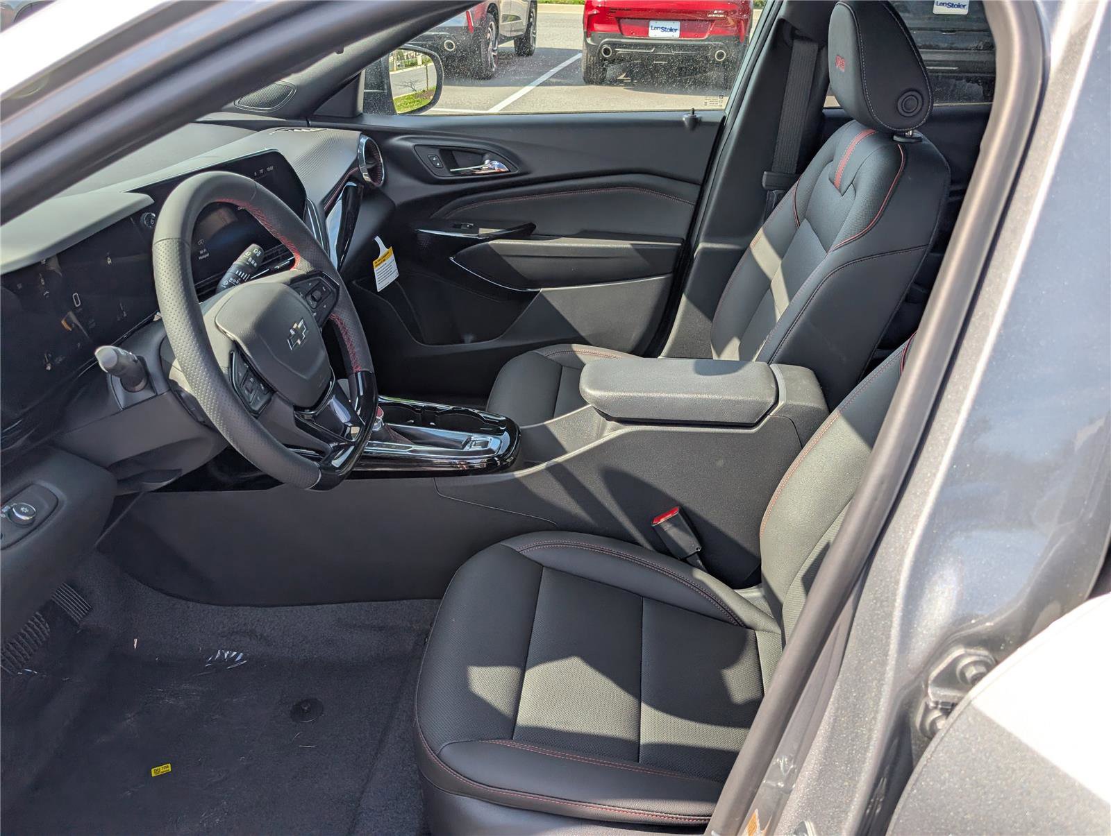 New 2026 Chevrolet Trax RS w/ Sunroof Package FWD image 10
