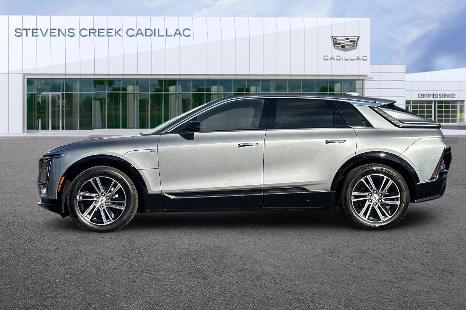 Certified 2025 Cadillac Lyriq Luxury image 6