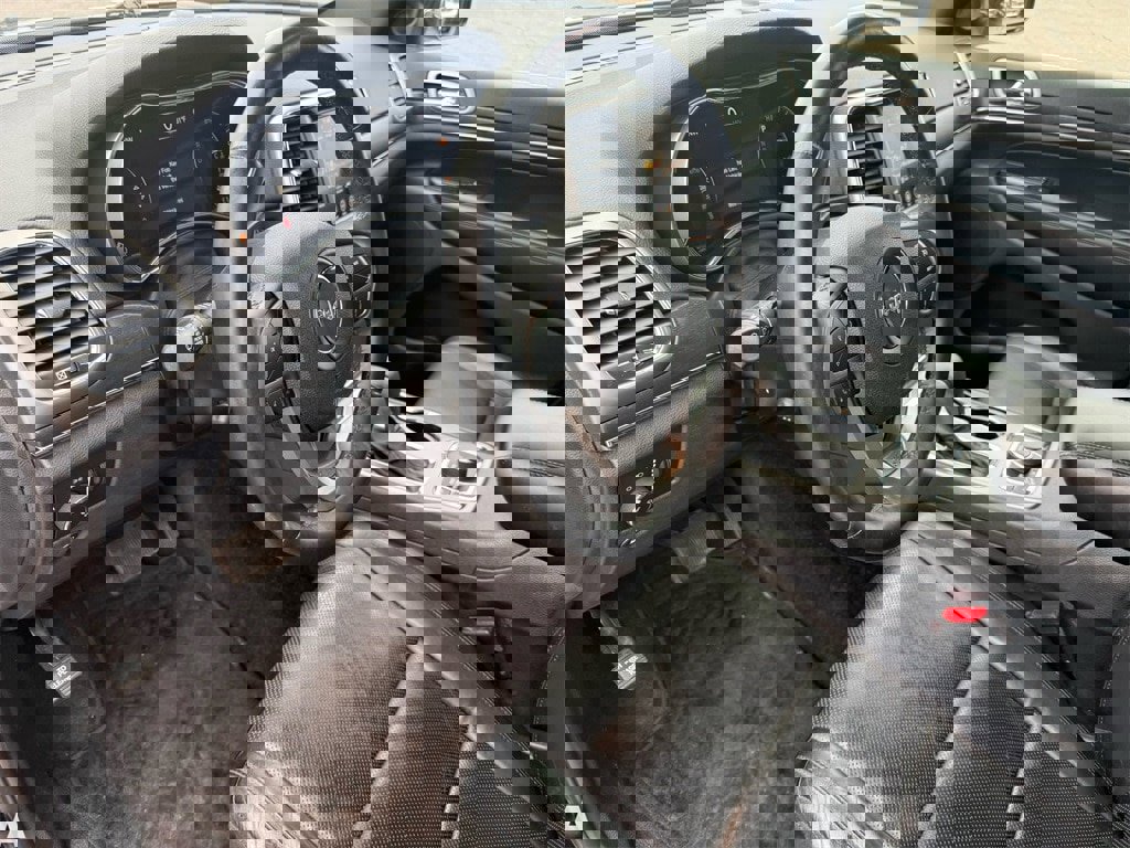 Used 2018 Jeep Grand Cherokee Limited w/ Luxury Group II image 11