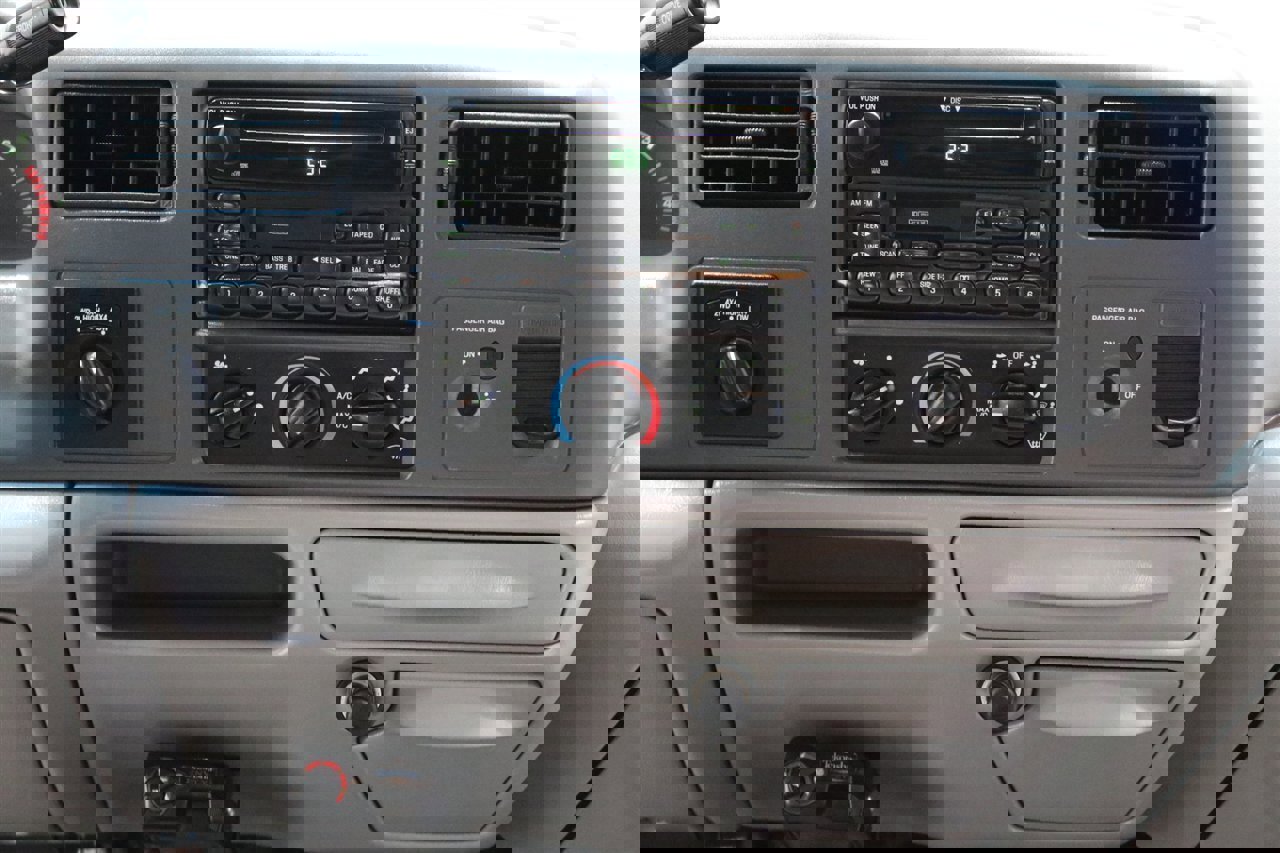 Used 2000 Ford F350 XLT image 85