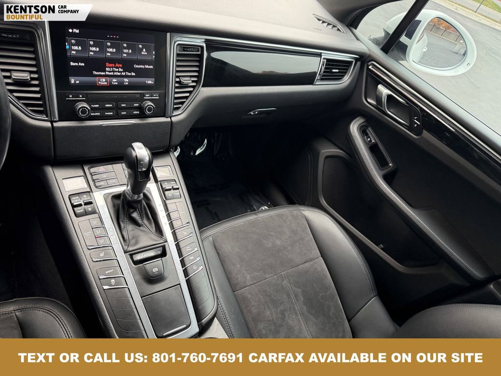 Used 2018 Porsche Macan Base image 24