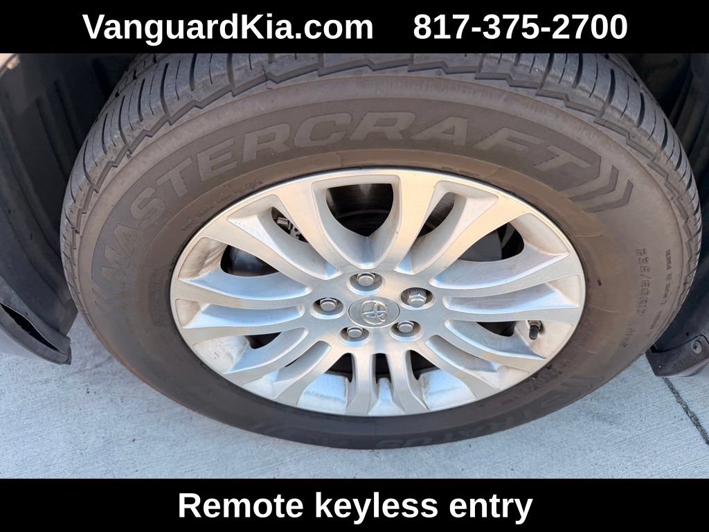 Used 2014 Toyota Sienna XLE FWD image 8