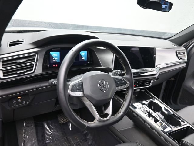 Used 2025 Volkswagen Atlas Cross Sport SE image 14