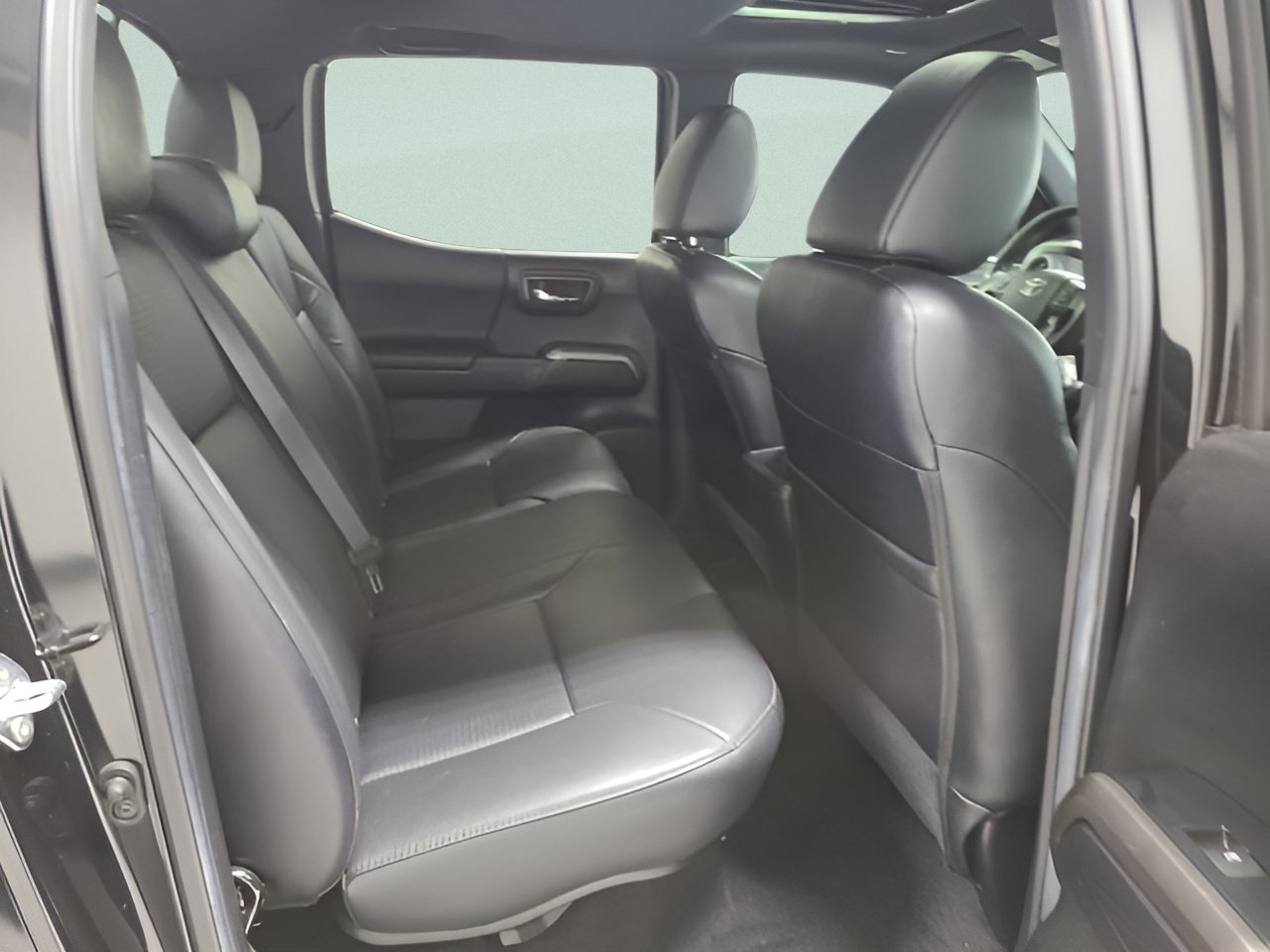 Used 2022 Toyota Tacoma Limited AWD/4WD image 15