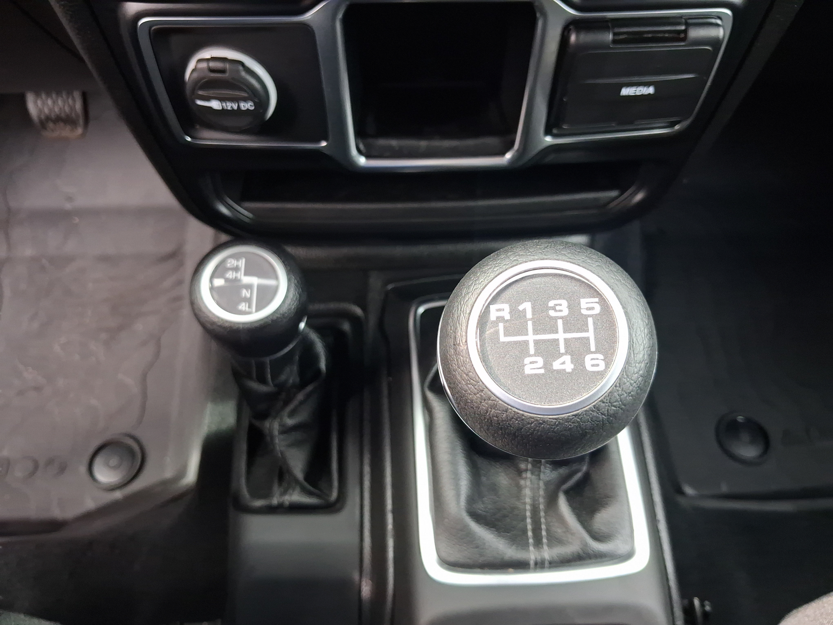 Used 2024 Jeep Wrangler Sport AWD/4WD image 15