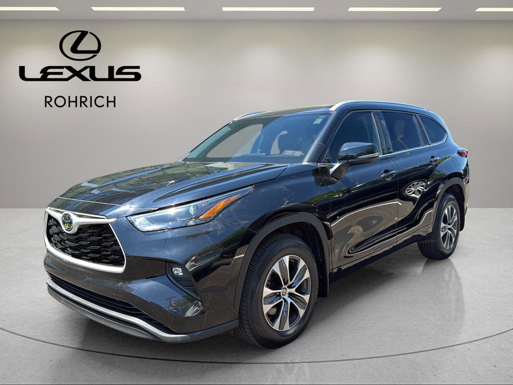 Used 2022 Toyota Highlander XLE