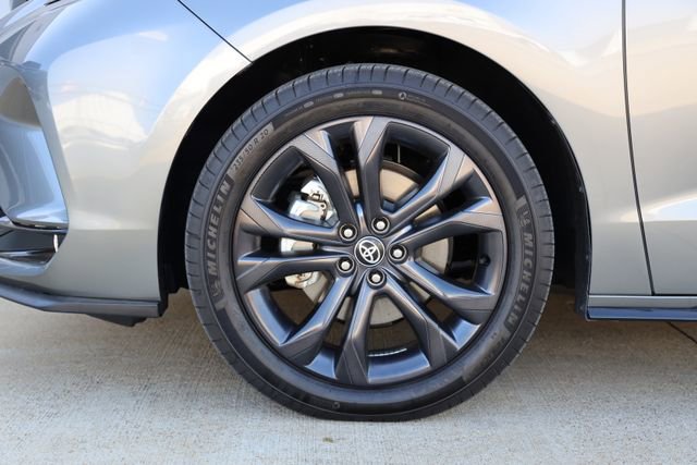 New 2026 Toyota Sienna XSE image 9