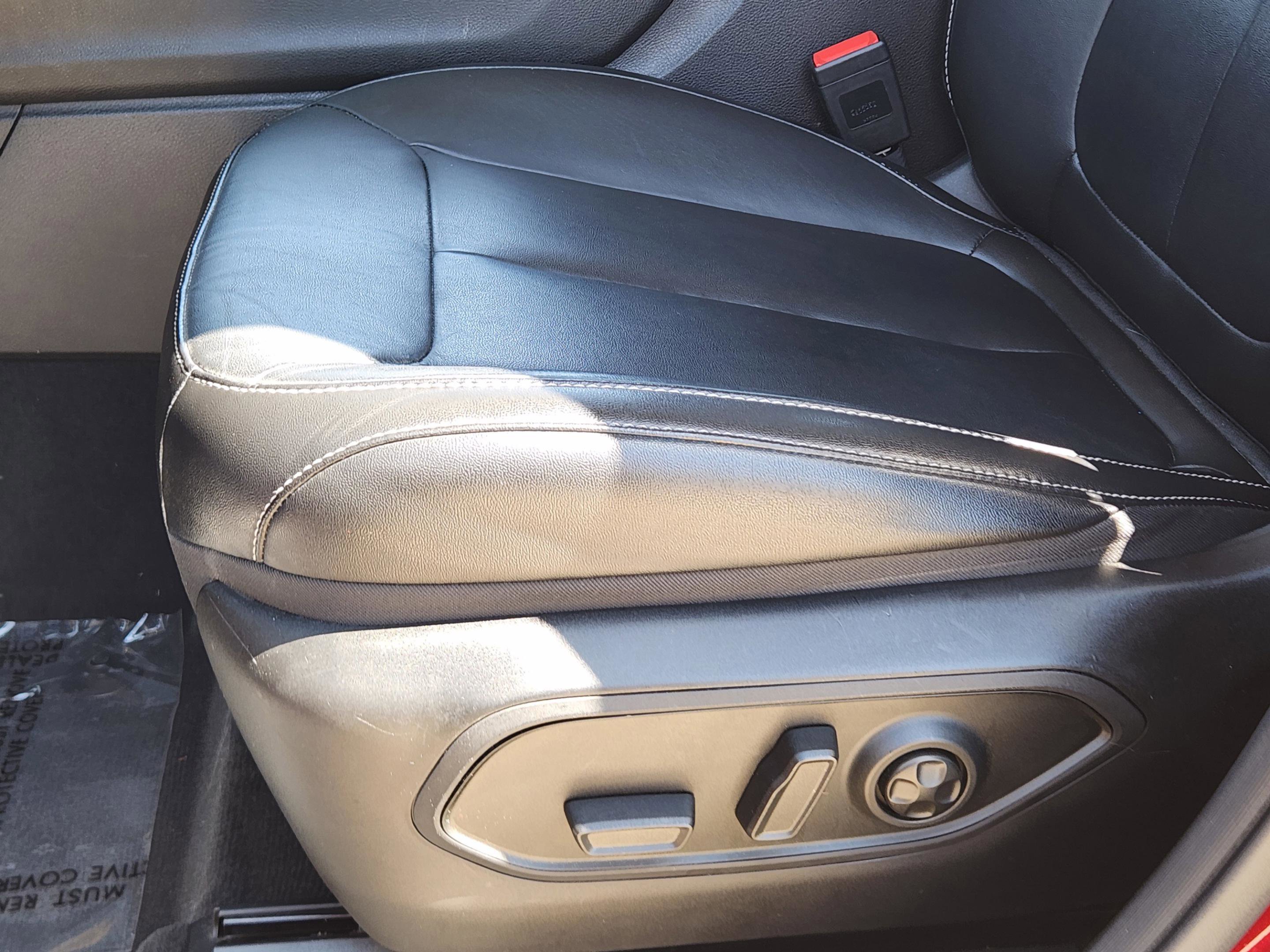 Used 2023 Jeep Grand Cherokee Limited w/ Black Appearance Package image 19