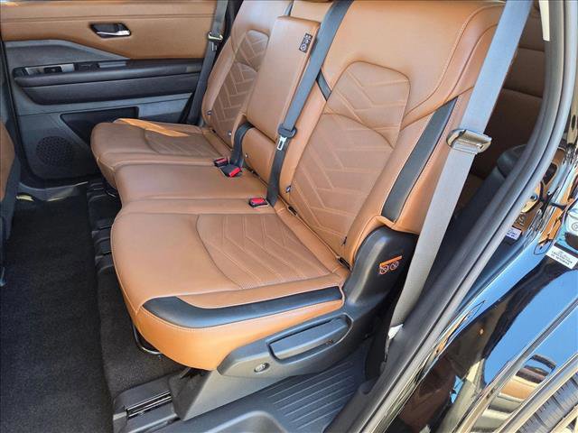 Used 2024 Nissan Pathfinder Platinum w/ Cargo Package AWD/4WD image 20