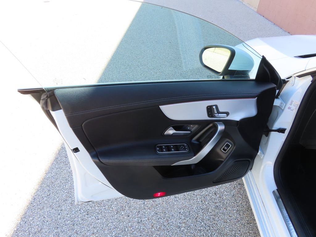 Used 2025 Mercedes-Benz CLA 250 4MATIC image 25