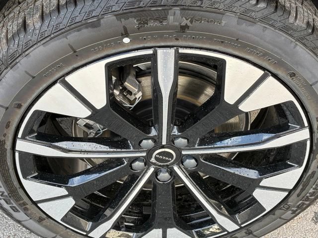 New 2026 Volvo XC60 T8 Plus w/ Climate Package PRO AWD/4WD image 31