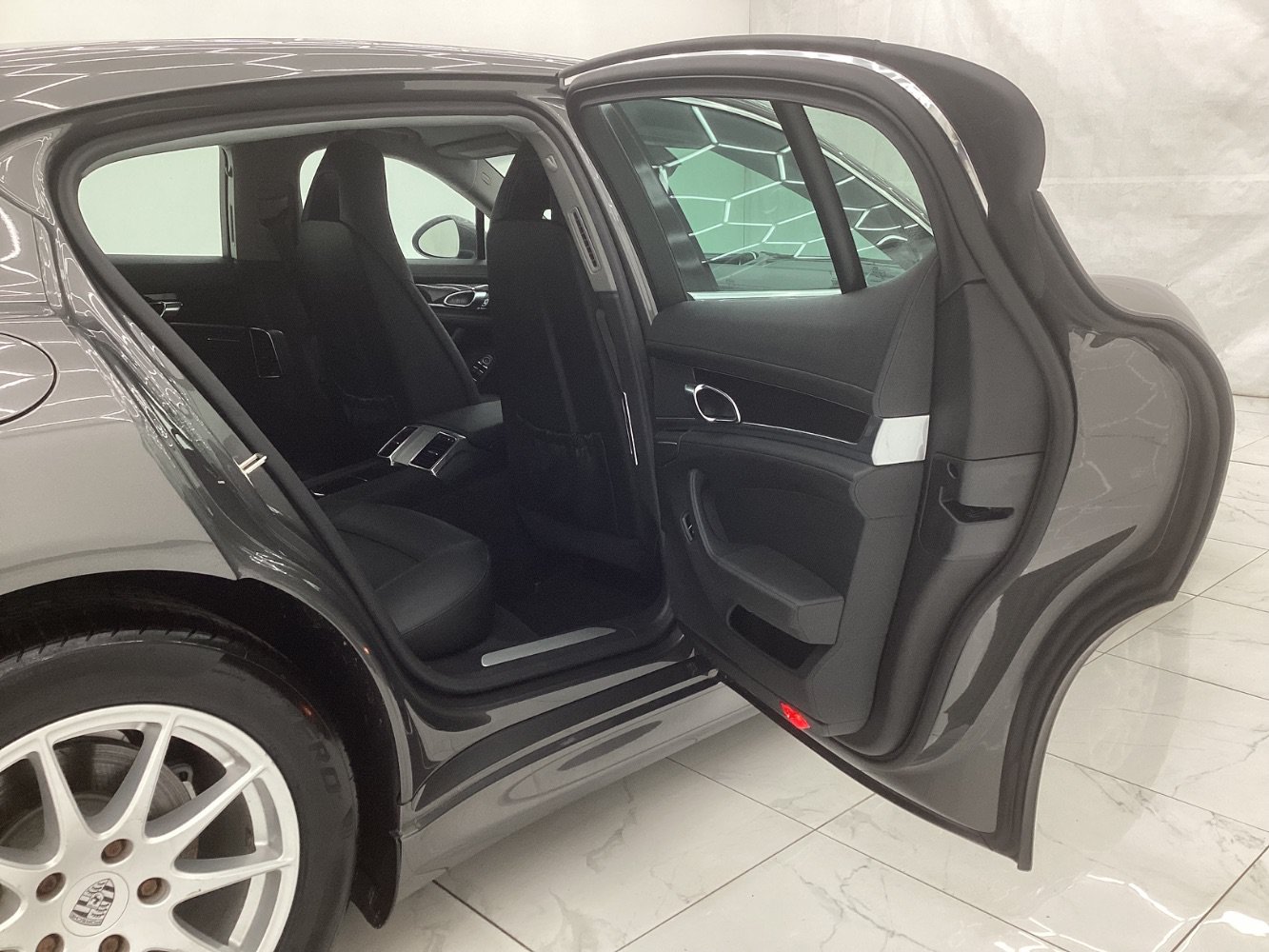 Used 2013 Porsche Panamera S RWD image 22