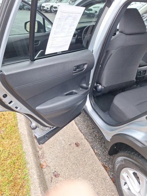 Used 2024 Toyota Corolla Cross LE image 10