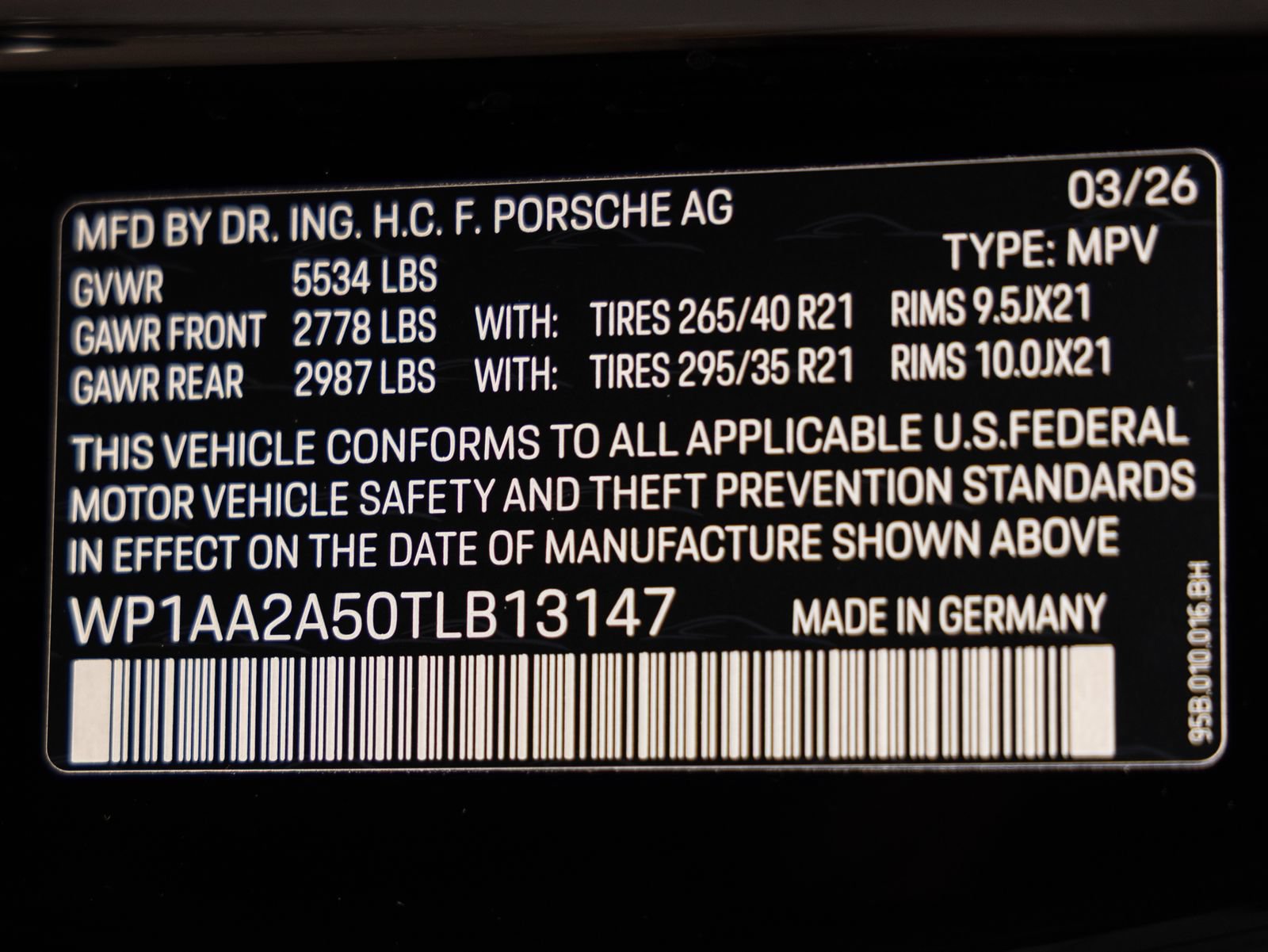 Certified 2026 Porsche Macan AWD/4WD image 39