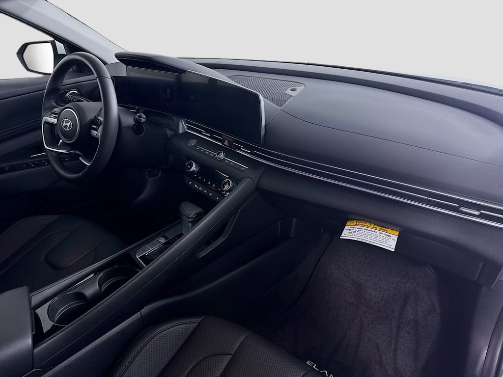 Certified 2025 Hyundai Elantra Limited image 31