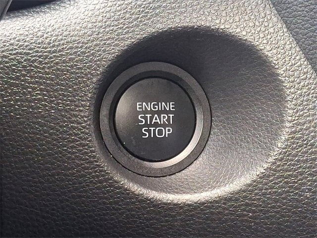 Used 2024 Toyota Corolla Cross XLE image 21