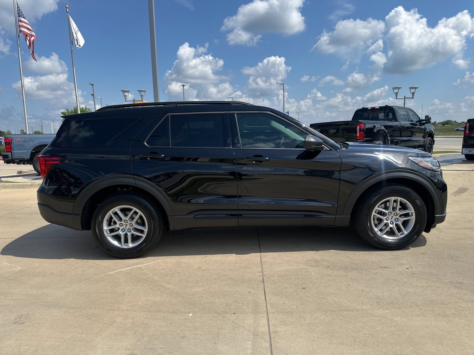 New 2026 Ford Explorer Active w/ Active Comfort Package RWD image 7