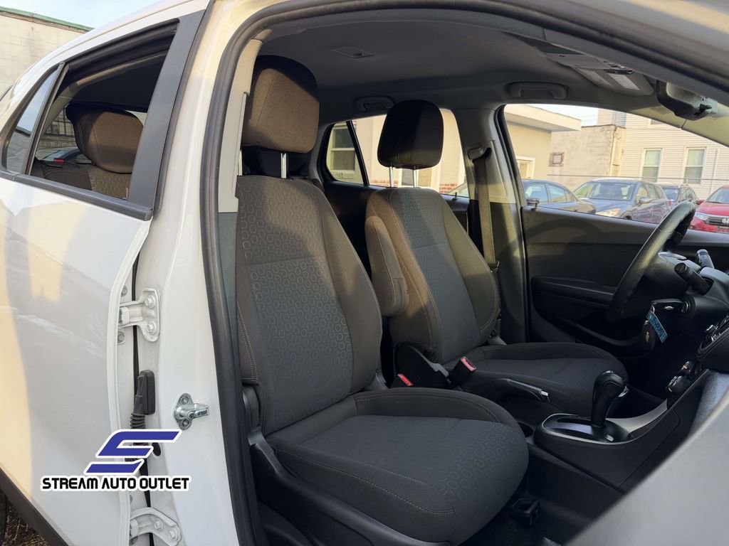 Used 2021 Chevrolet Trax LS w/ Tint and Cruise Package image 14