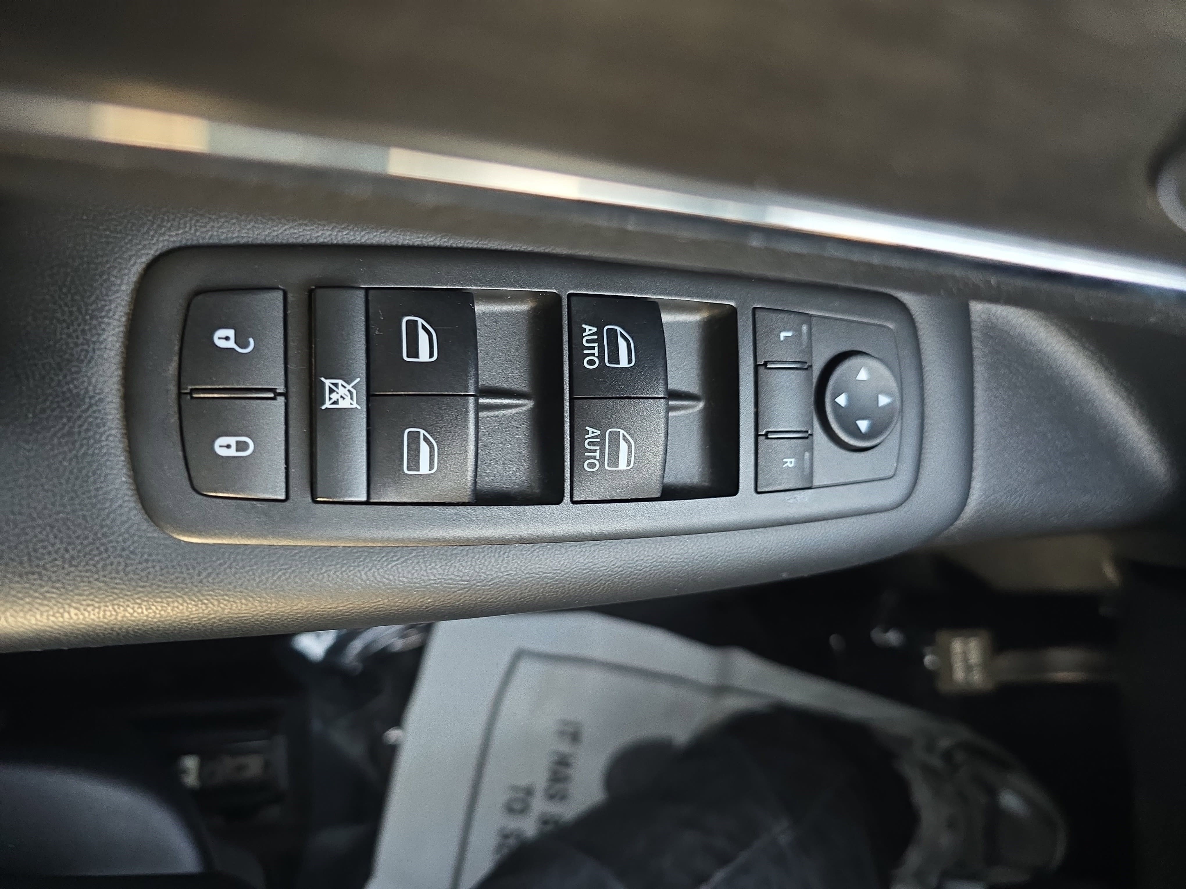 Used 2018 Jeep Grand Cherokee Limited image 27