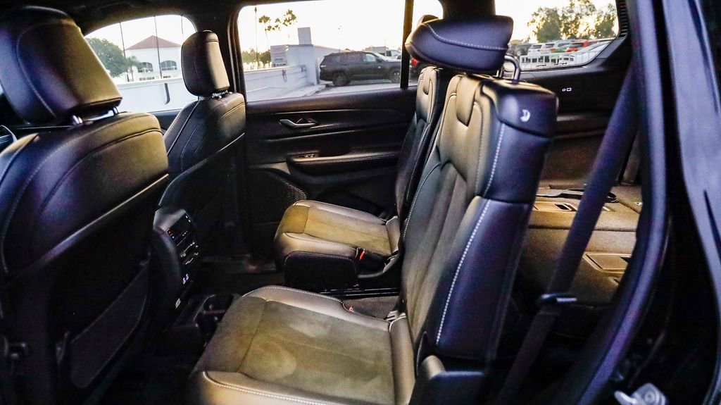 New 2025 Jeep Grand Cherokee L Altitude image 20