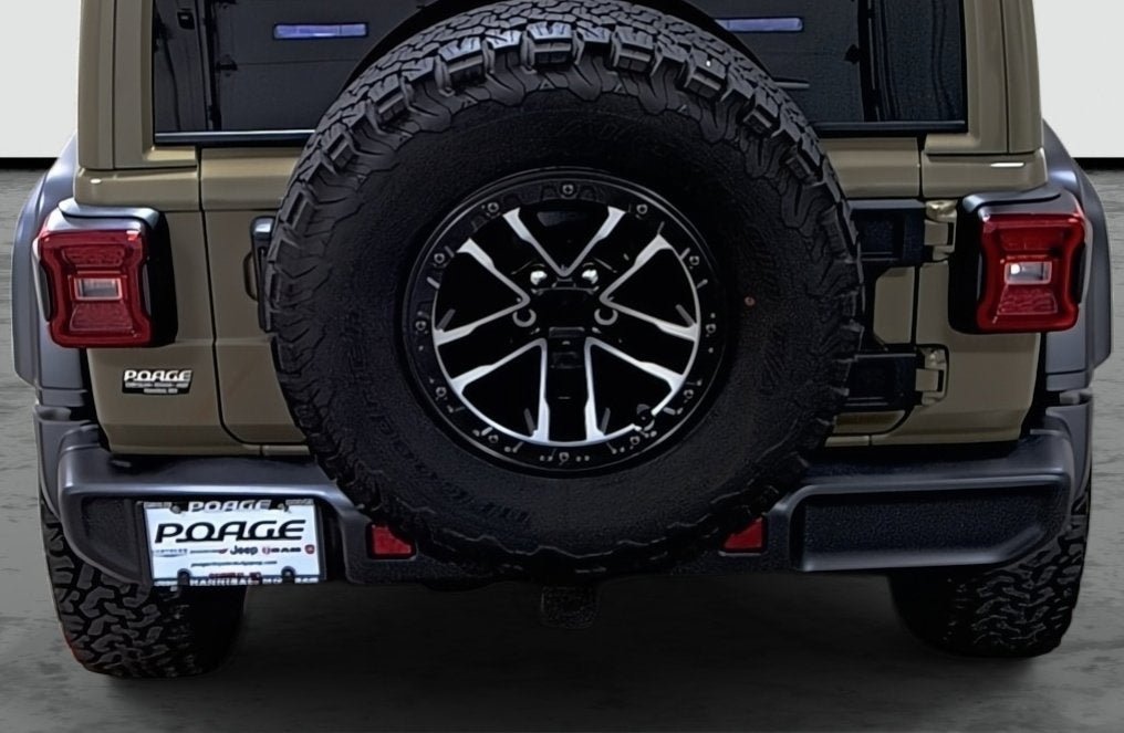 Used 2025 Jeep Wrangler Unlimited Rubicon w/ XTREMEE 35" Tire Package AWD/4WD image 11