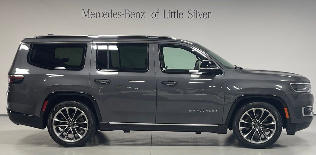 Used 2023 Jeep Wagoneer Series III w/ Premium Group I AWD/4WD image 7