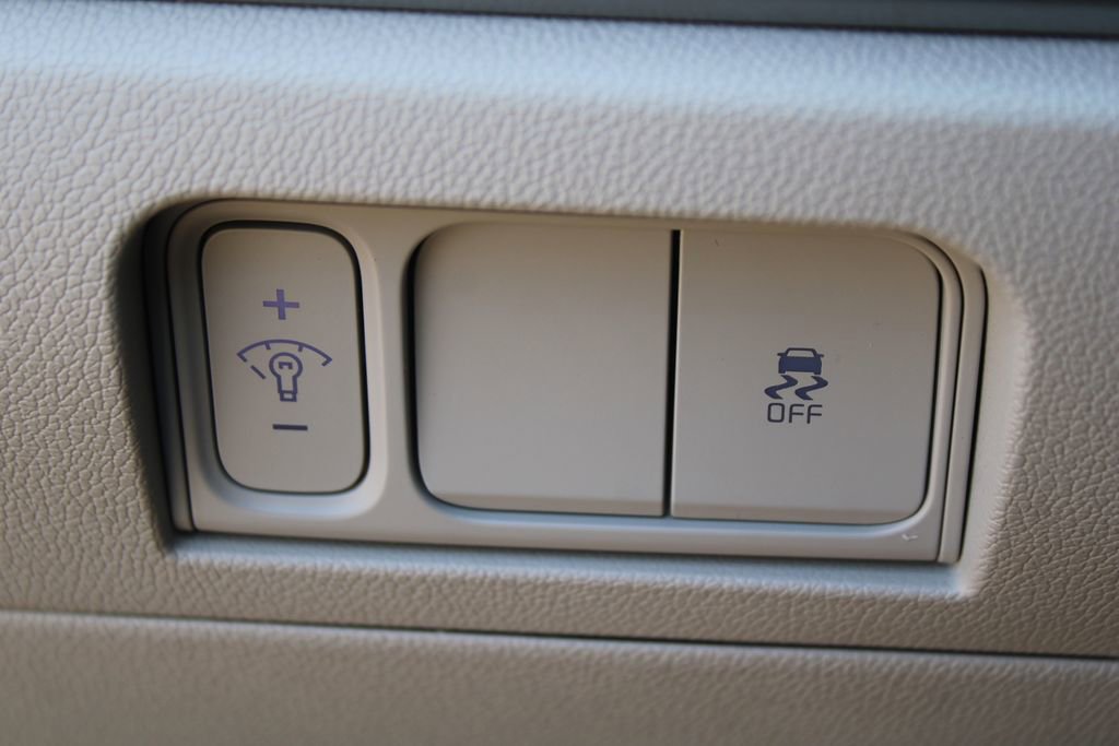 Certified 2025 Kia Sorento S w/ Panoramic Sunroof Package FWD image 25