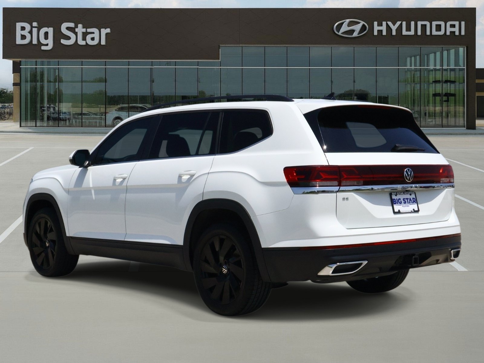 Used 2025 Volkswagen Atlas SE FWD image 3