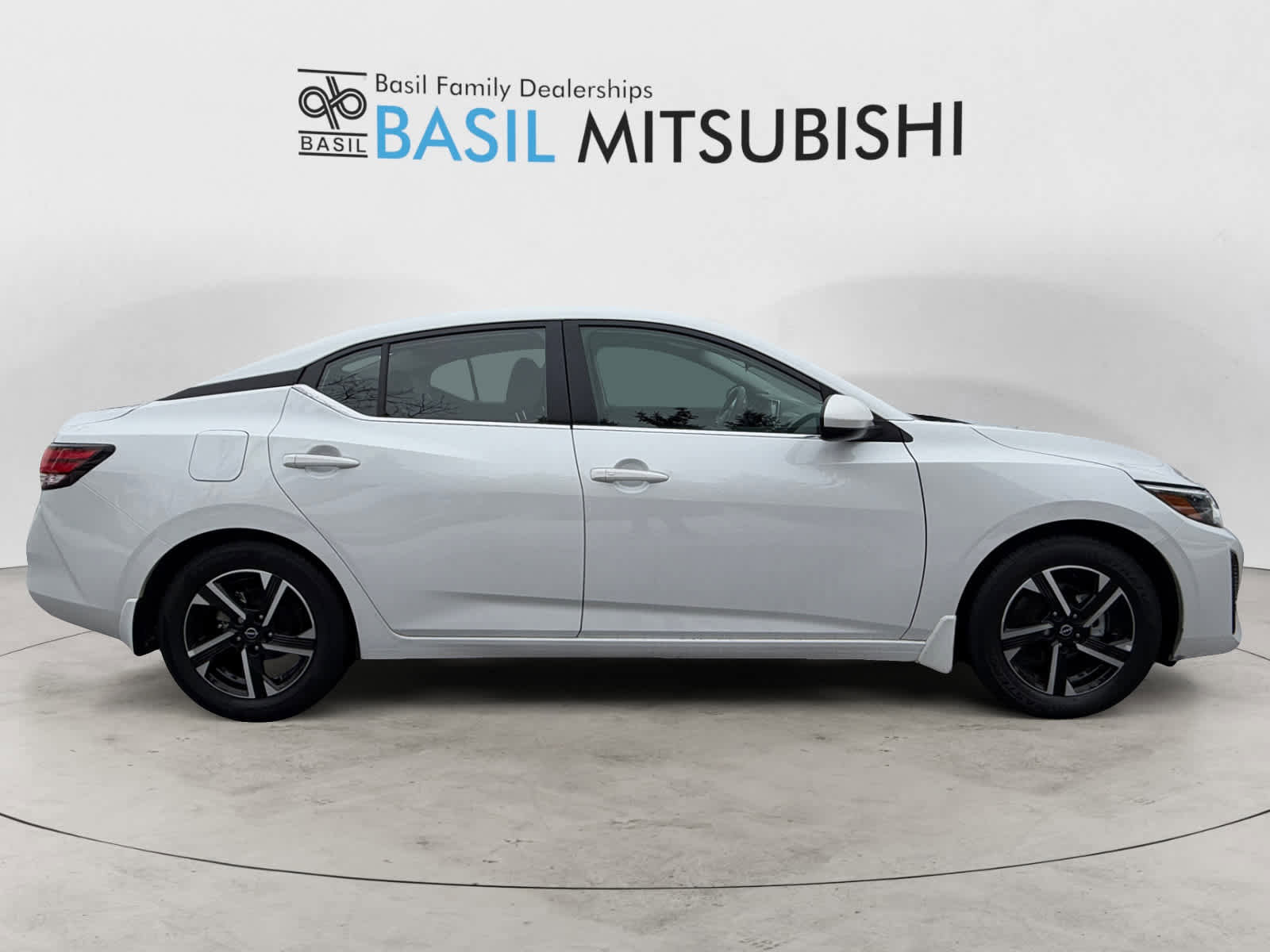 Used 2025 Nissan Sentra SV image 6