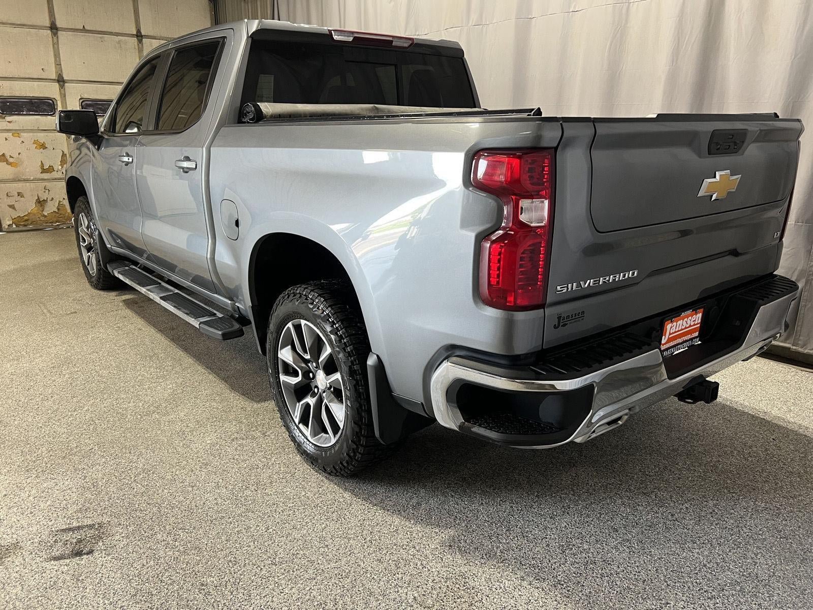 Used 2021 Chevrolet Silverado 1500 LT AWD/4WD image 4