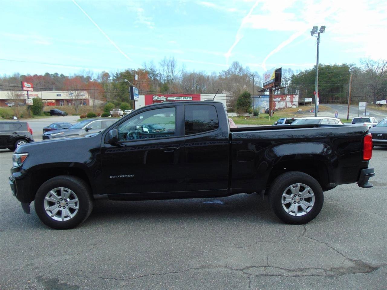 Used 2022 Chevrolet Colorado LT w/ Fleet Safety Package image 8