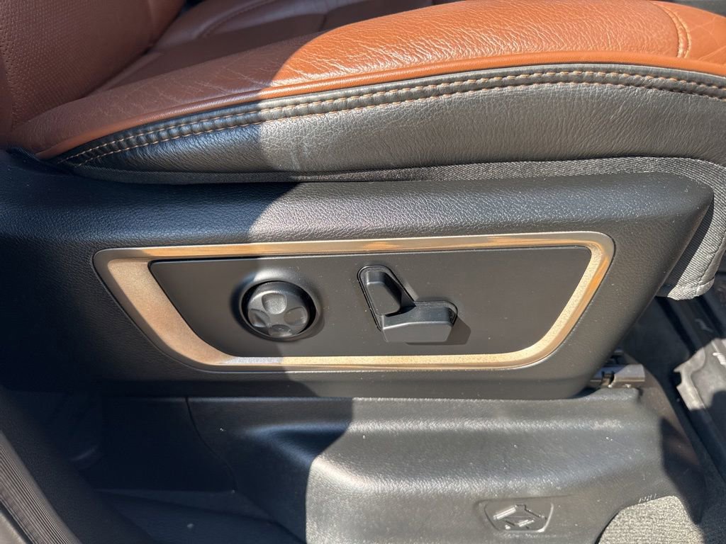 Used 2020 RAM 1500 Longhorn AWD/4WD image 12