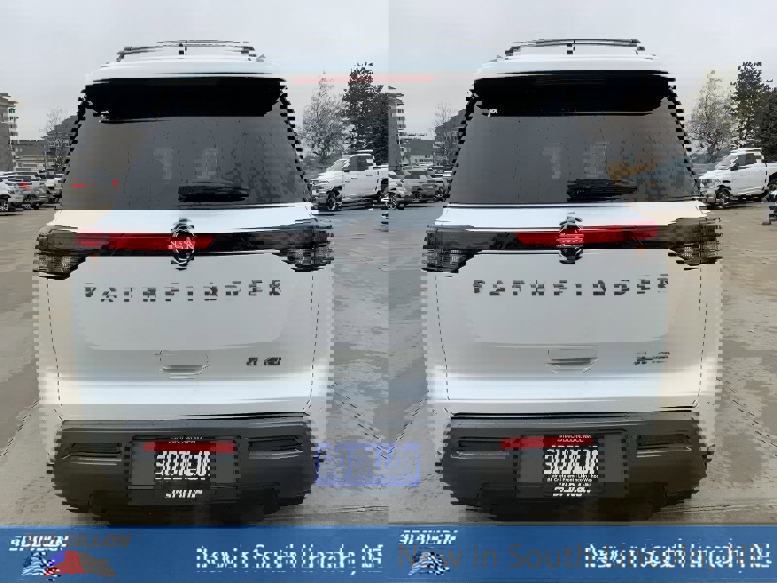 New 2026 Nissan Pathfinder SL image 4
